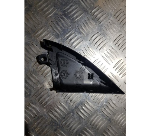 Накладка в салоне перед. лев.