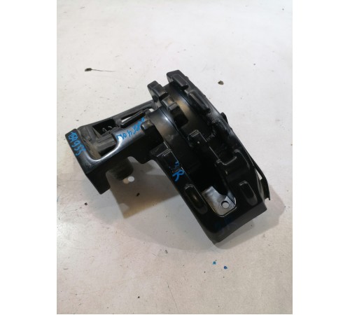 Кронштейн заднего бампера правый