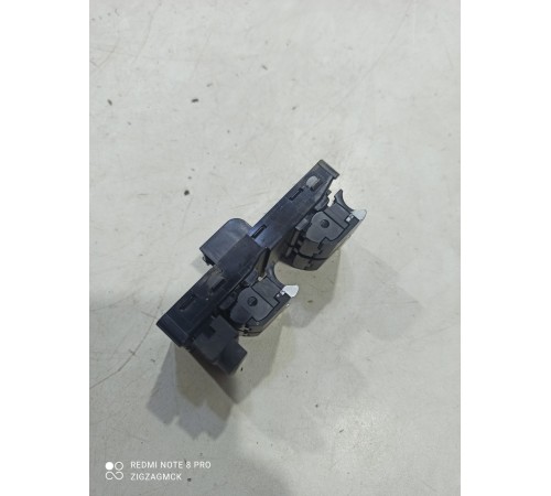 Блок управления стеклоподъемниками (передний левый)