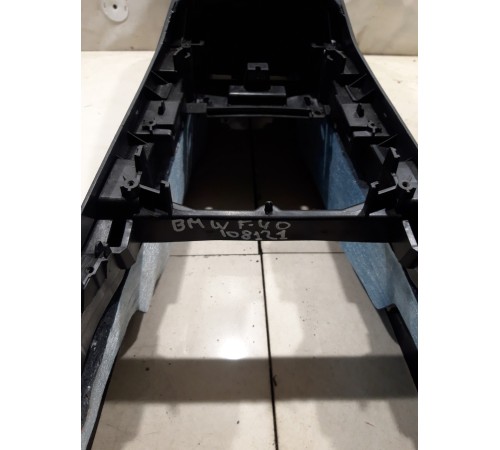 Центральная консоль с подлокотником