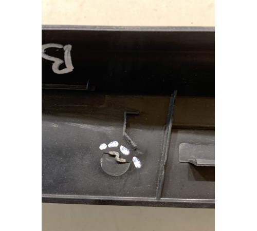 Накладка (пластик) задней правой двери