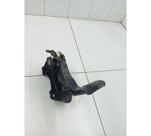 Педаль сцепления