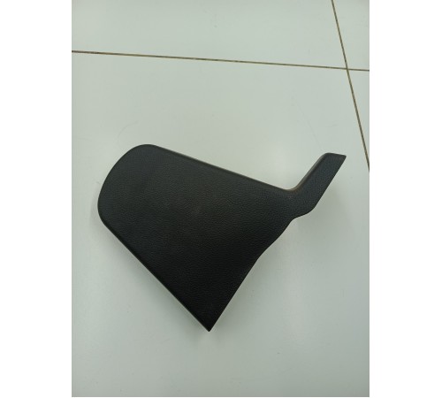 Накладка крышка сиденья правая боковая нижняя