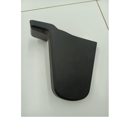 Накладка крышка сиденья правая боковая нижняя