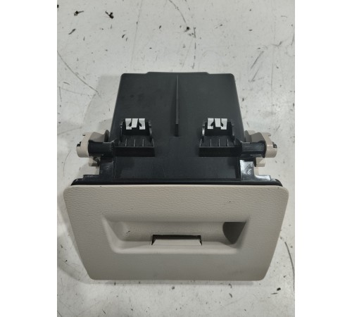 Бардачок вещевой ящик