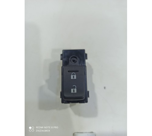 Кнопка блокировки дверей