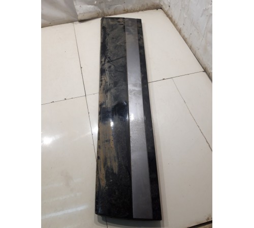 Молдинг двери (передний, правый)