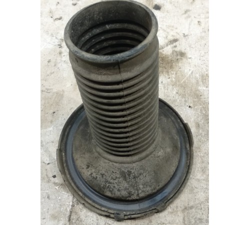 Пыльник амортизатора передний левый