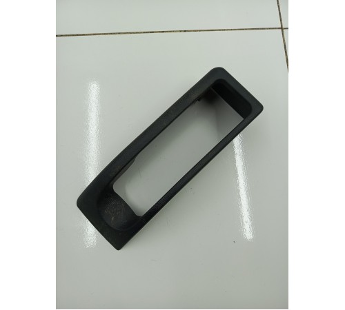 Кожух ручного тормоза ручника