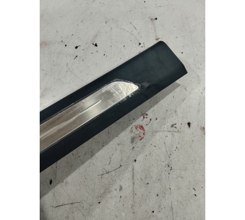 Накладка порога (передняя левая)