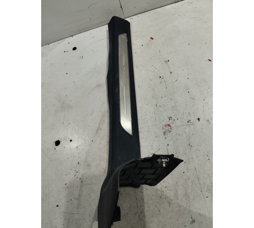 Накладка порога (передняя левая)