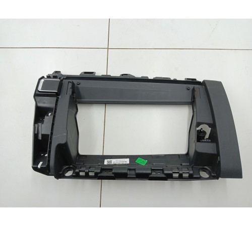 Накладка торпедо правая под бардачок