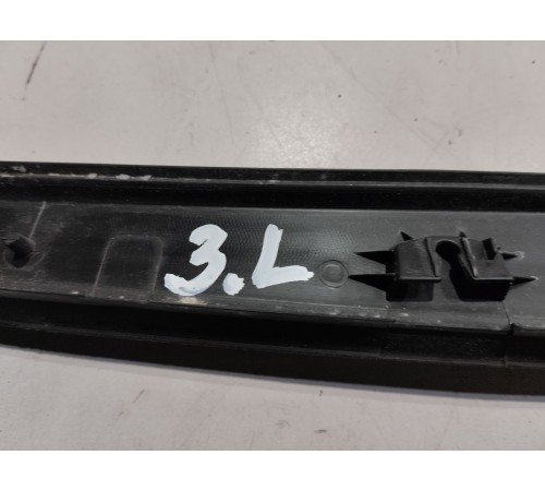 Уплотнитель двери(задний левый)