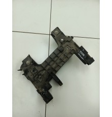 Кронштейн решетки радиатора левый