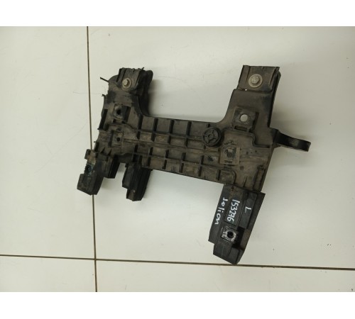 Кронштейн решетки радиатора левый