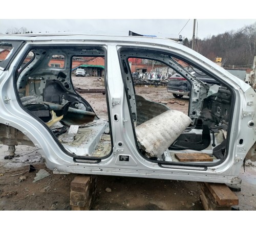 Порог правый с центральной стойкой