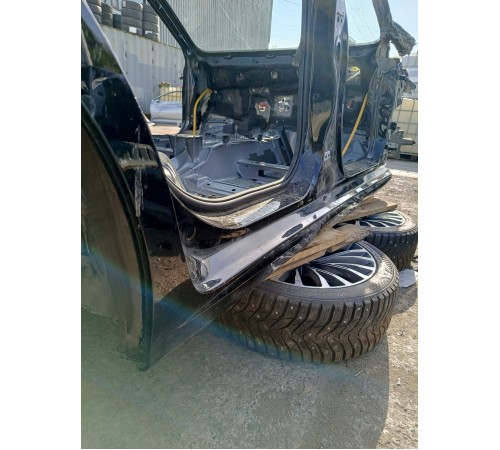 Порог с центральной стойкой правый