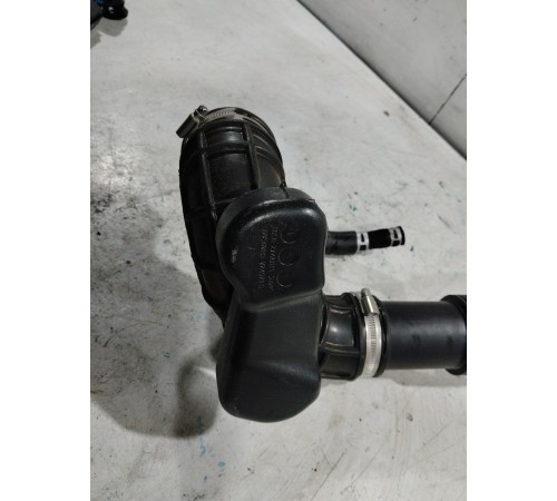 Патрубок воздушного фильтра