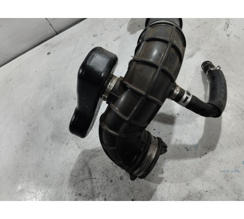 Патрубок воздушного фильтра