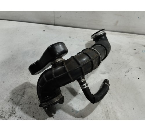 Патрубок воздушного фильтра