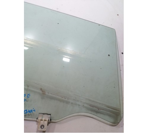 Стекло двери заднее правое