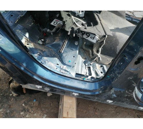 Порог правый с центральной стойкой