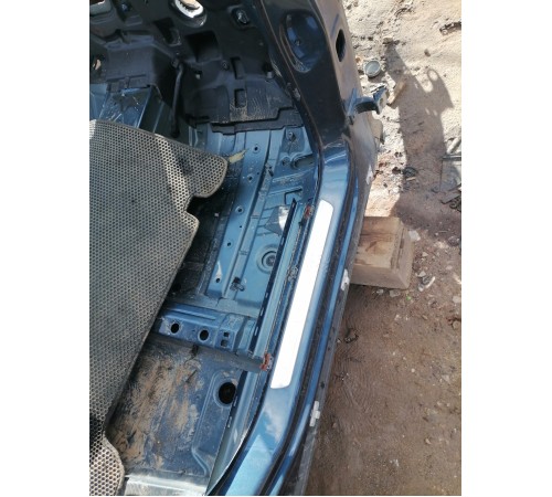 Порог правый с центральной стойкой