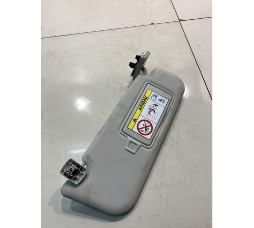 Козырек солнцезащитный (правый)