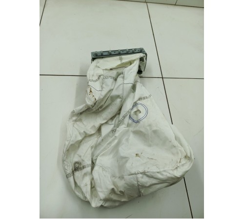 Подушка безопасности пассажира