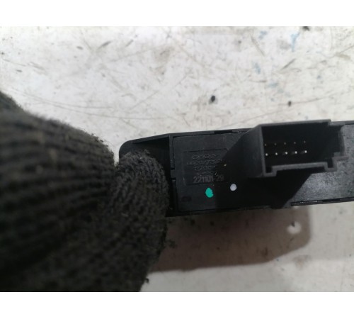 Кнопка обогрева задних сидений