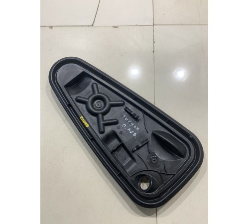 Накладка внутренней панели двери (передняя левая)