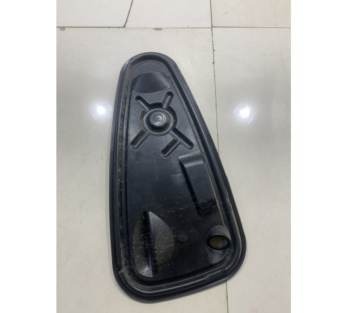 Накладка внутренней панели двери (передняя левая)