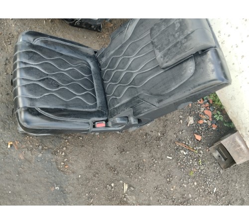 Сиденье третьего ряда правое