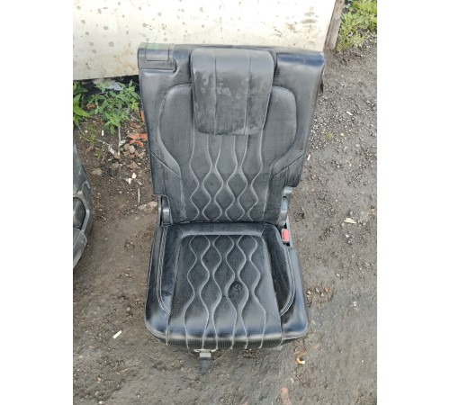 Сиденье третьего ряда правое