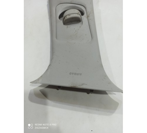 Накладка центральной стойки левая