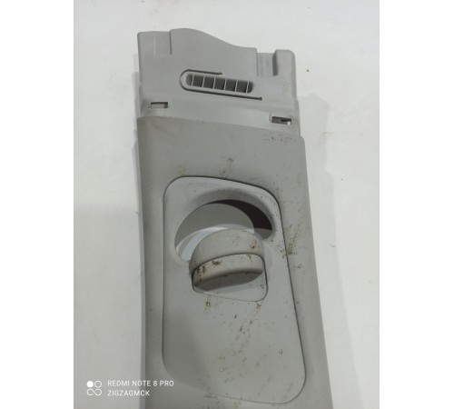 Накладка центральной стойки левая