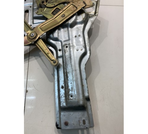 Стеклоподъёмник (задний, левый)