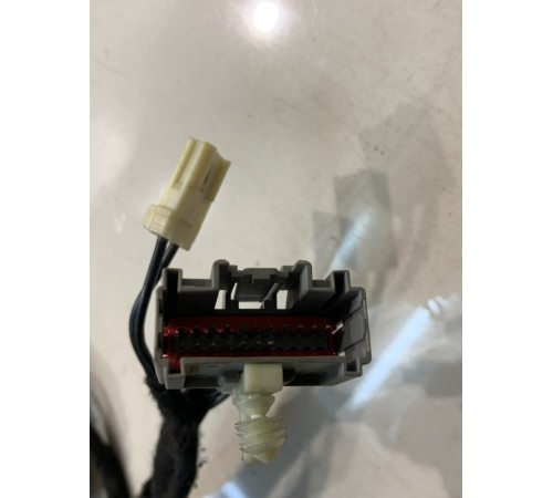 Электропроводка двери (передняя, левая)