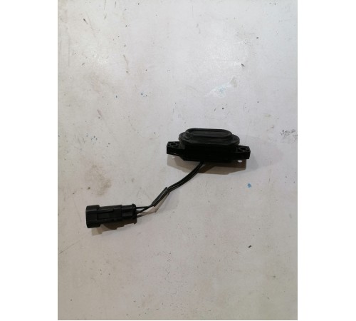 Кнопка открывания багажника