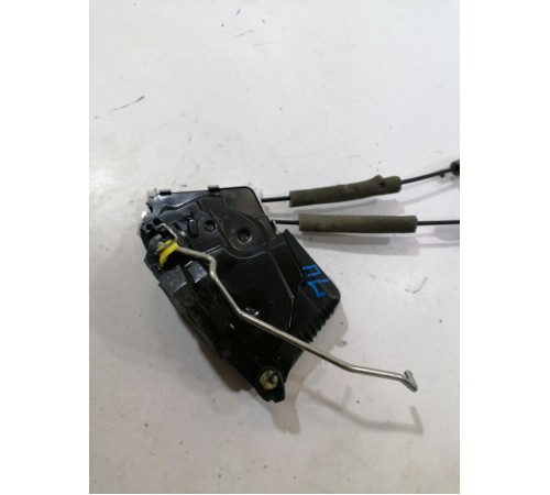 Замок двери передний левый