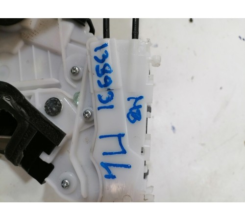 Замок двери передний левый