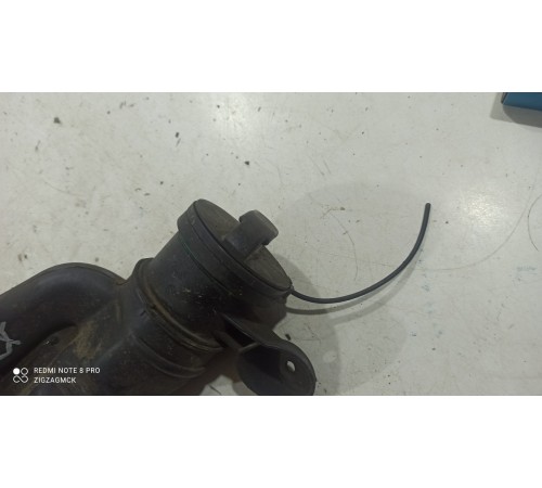 Горловина топливного бака