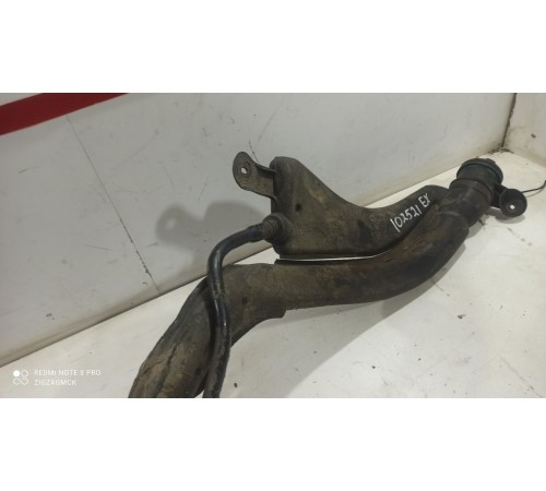 Горловина топливного бака