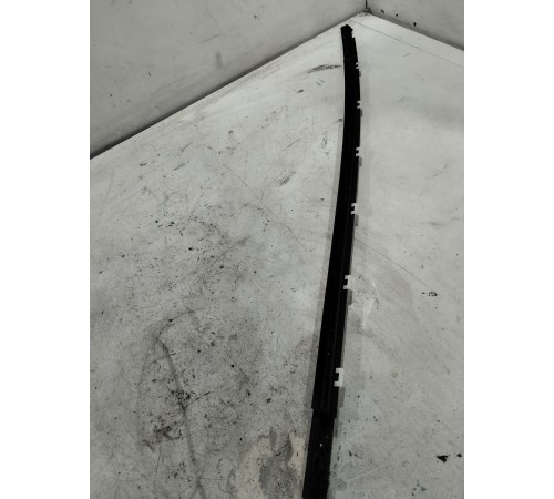 Уплотнитель стекла задний правый внешний