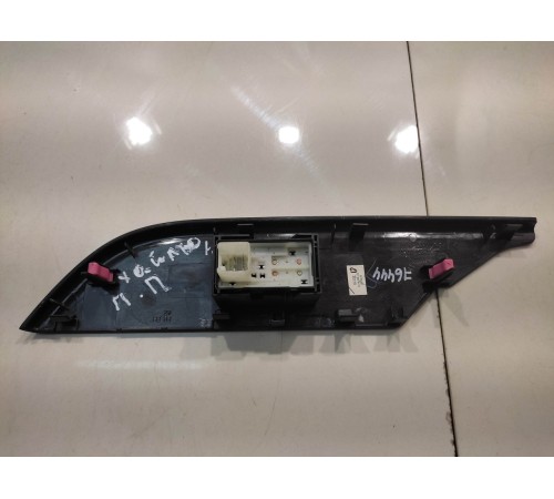 Кнопка Стеклоподъёмника (передний, правый)