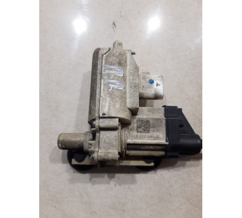 Доводчик двери (передний правый)