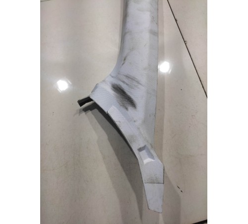 Накладка стойки (передняя, левая)