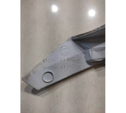 Накладка стойки (передняя, левая)