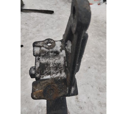 Кронштейн (крепление) передней рессоры