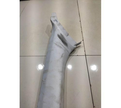 Накладка стойки (передняя, левая)